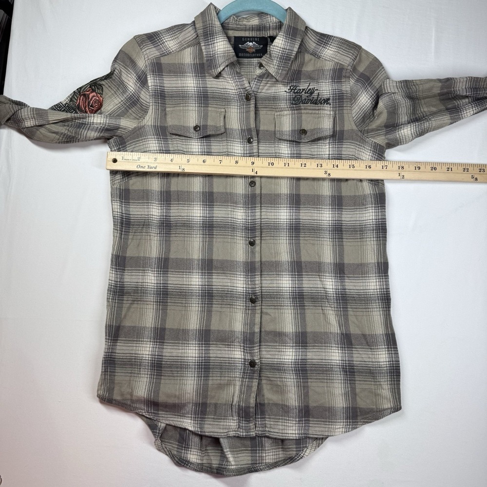 Harley Davidson Womens Plaid Flannel Shirt XS Beige Gray Embroidered Flower - Picture 6 of 10